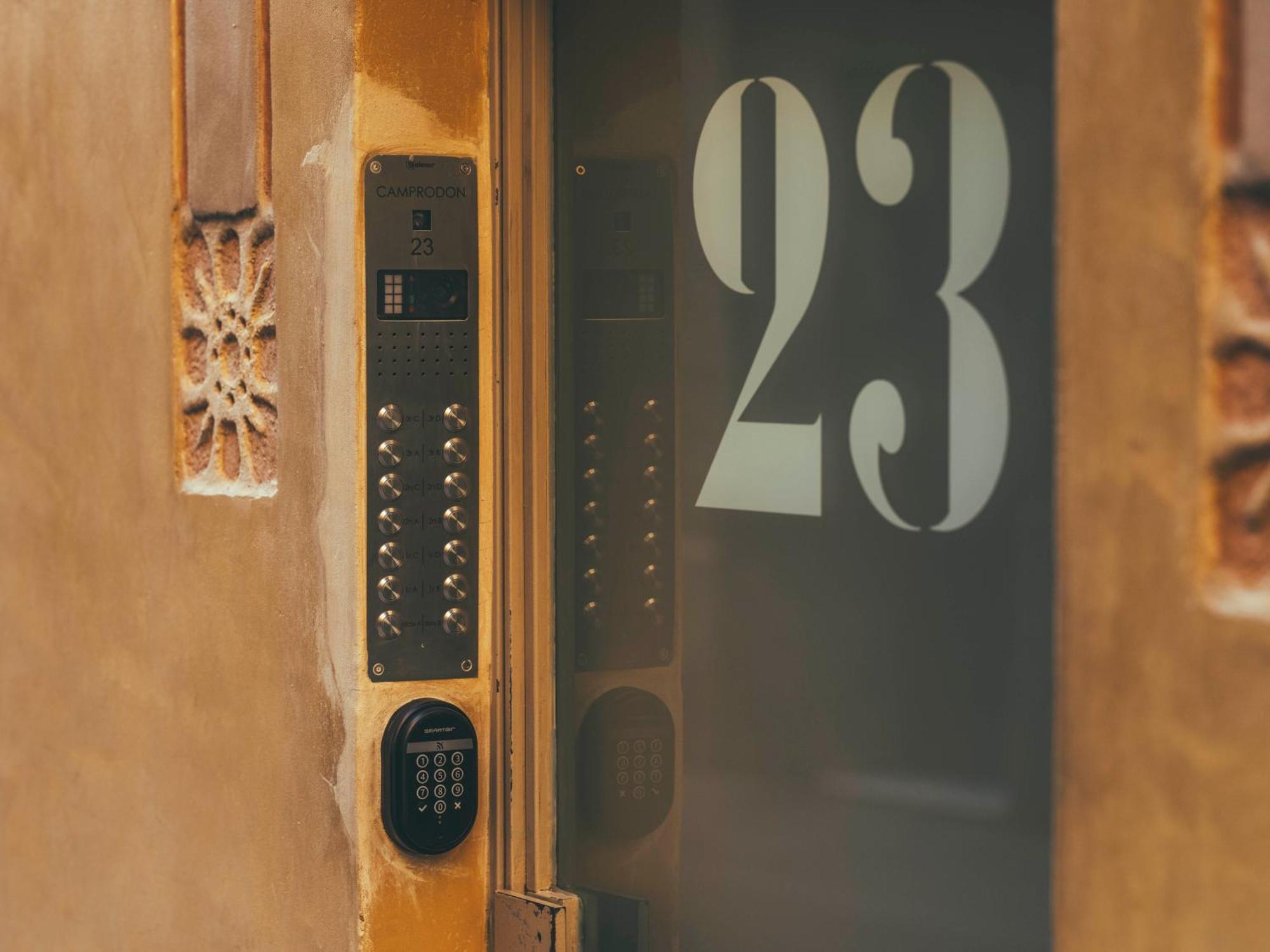 Boutique Apartments 23 Barcelona Exterior foto